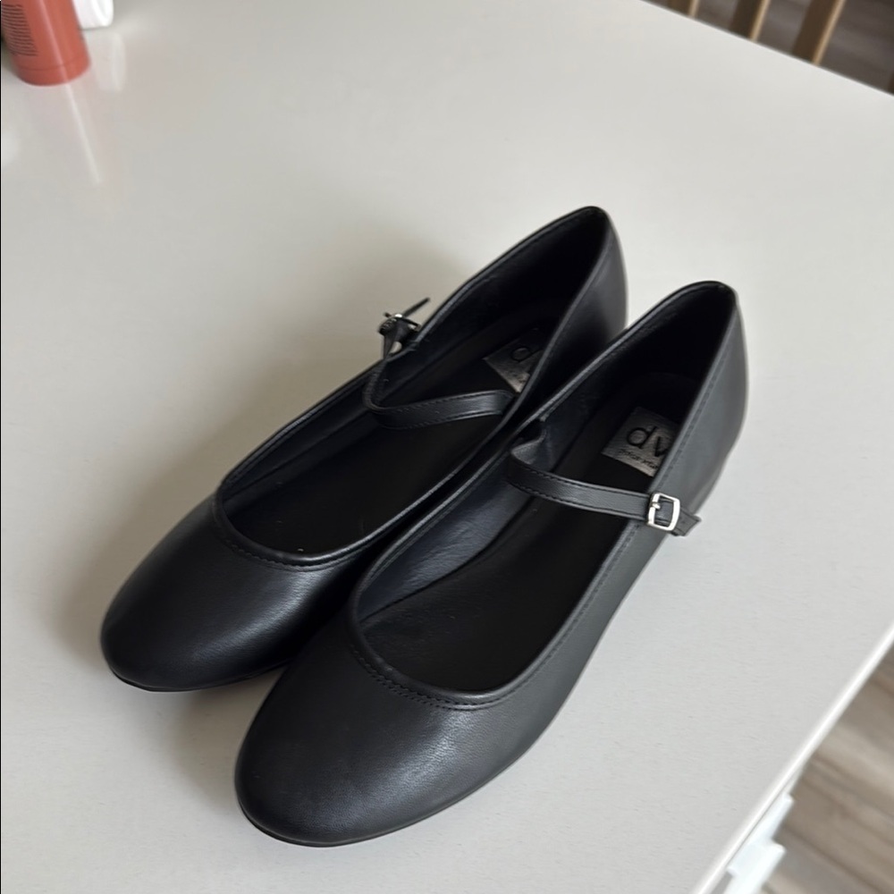Dolce Vita black ballet flats Mary Jane’s size 10